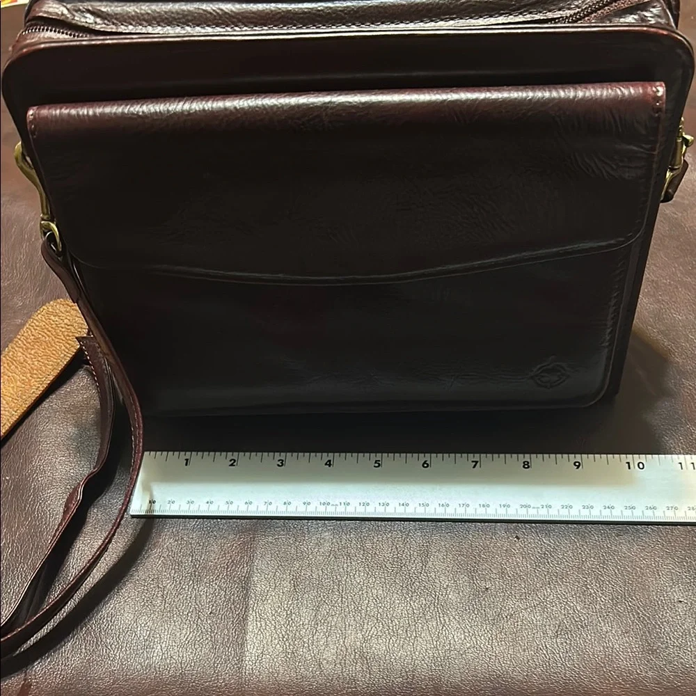 Franklin Covey Men's Brown Leather Messenger Bag with Tan Shoulder Pad